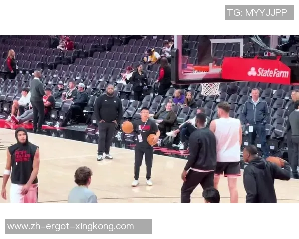 杨瀚森翻译刘禹铖:翻译是本职工作,望我们对瀚森多一点耐性 杨瀚森翻译刘禹铖:翻译是本职工作,望我们对瀚森多一点耐性